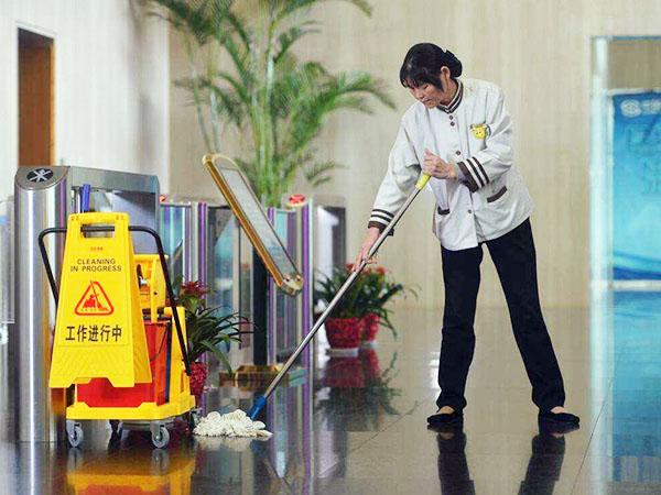 為什么現在很多企業保潔選擇托管，而不是自招呢？